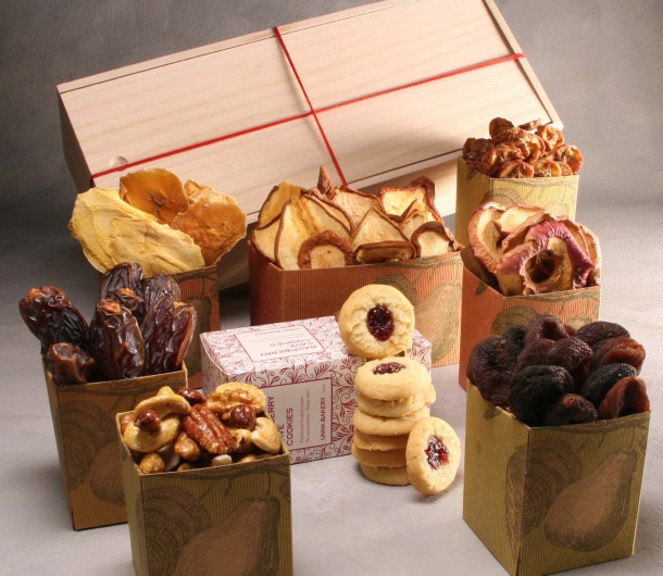 Organic Dried Fruit and Nuts (9 items)